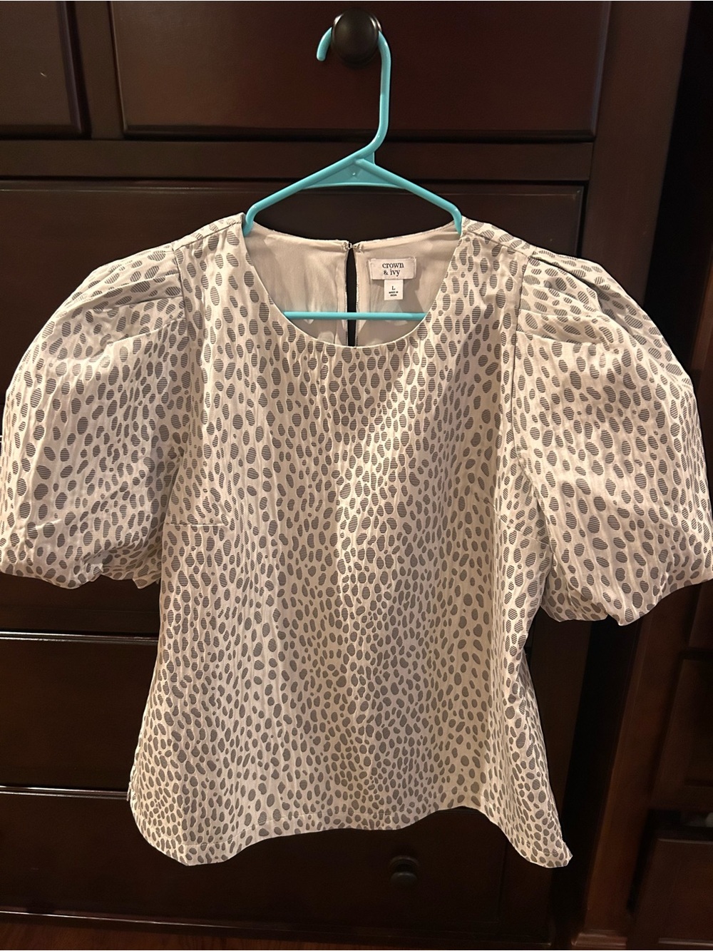 crown & ivy Cream Blouse with Gray Spot Puff Sleeves